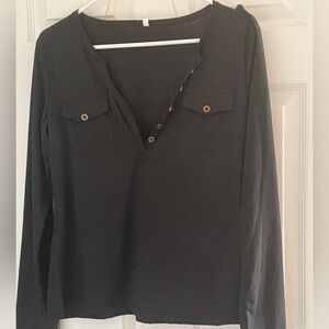 🦋Black Long Sleeve Button-Up Top